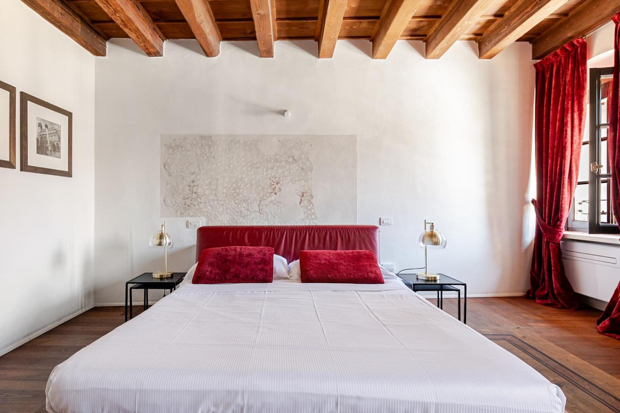 Truly Verona - Delle Erbe Suites — Photos 1