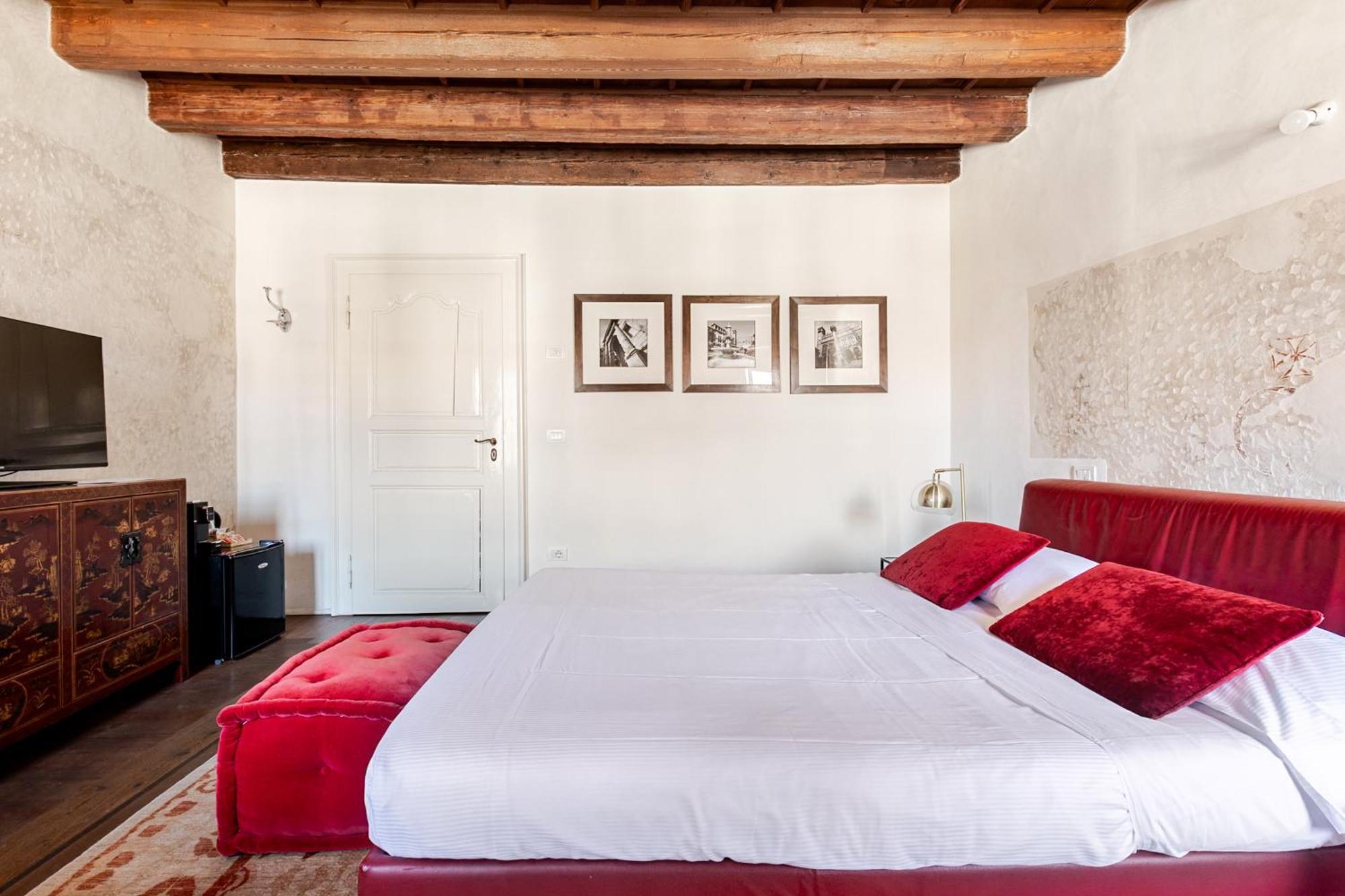 Truly Verona - Delle Erbe Suites, Verona
